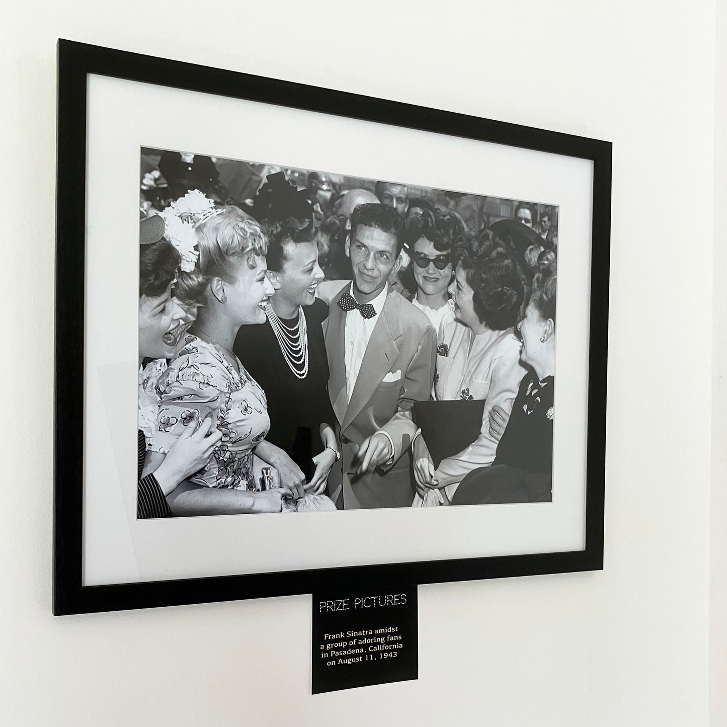 Frank Sinatra Framed Photo Print with Fans 1943