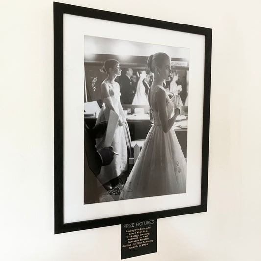 Audrey Hepburn and Grace Kelly Backstage at the Oscars 1956
